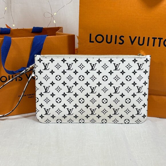 Louis Vuitton Giant Monogram Pouch Pochette White Black from Neverfull MM Bag - Picture 1 of 16
